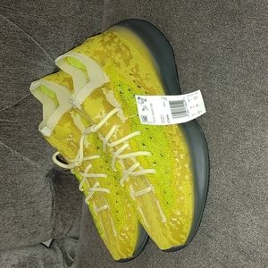 Yeezy Adidas Yeezy Boost 380 Hylite Glow Mens size 10 in a half